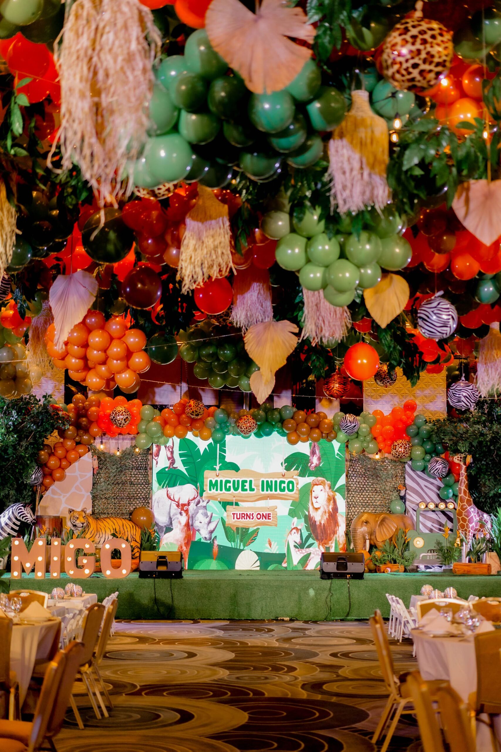 Trending birthday themes for kids – Safari party decor in the Philippines with wild animal decor and tropical colors