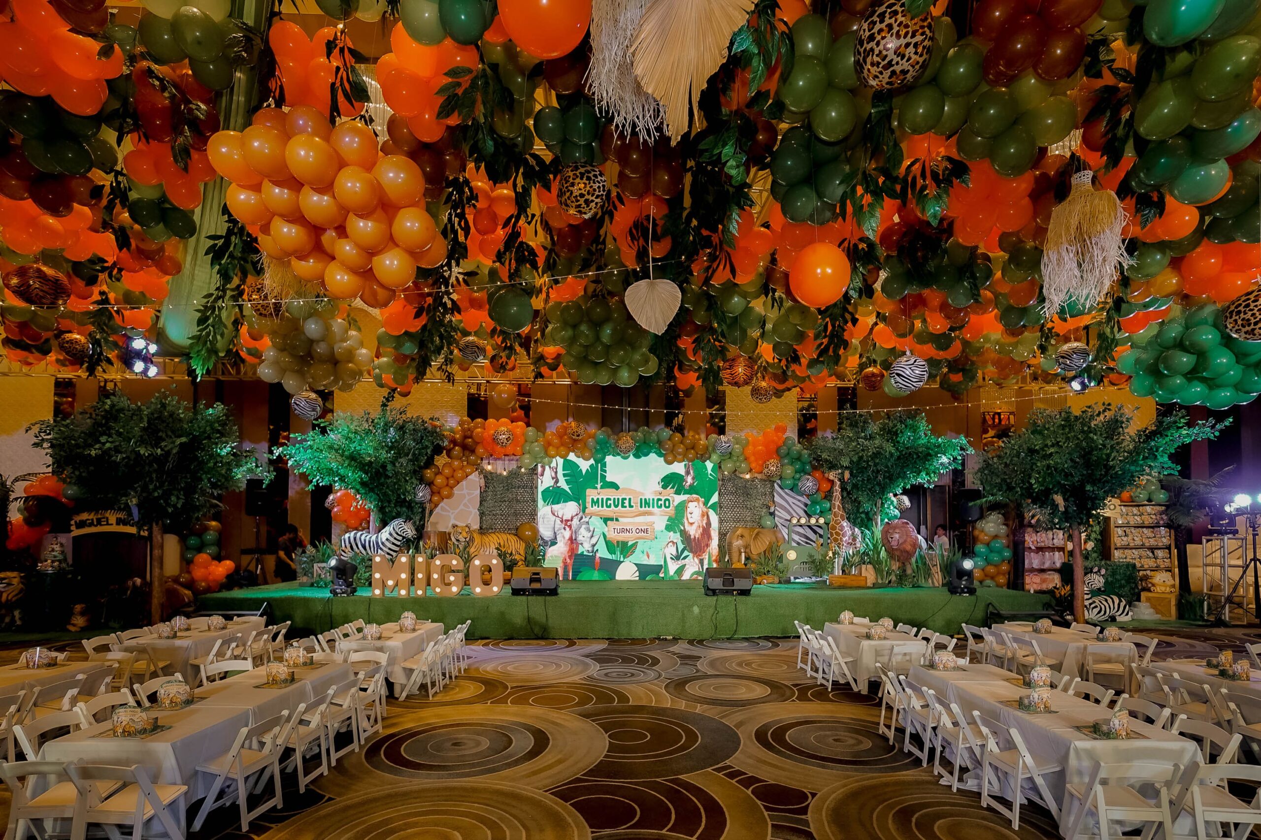 Trending birthday themes for kids – Safari party decor in the Philippines with wild animal decor and tropical colors