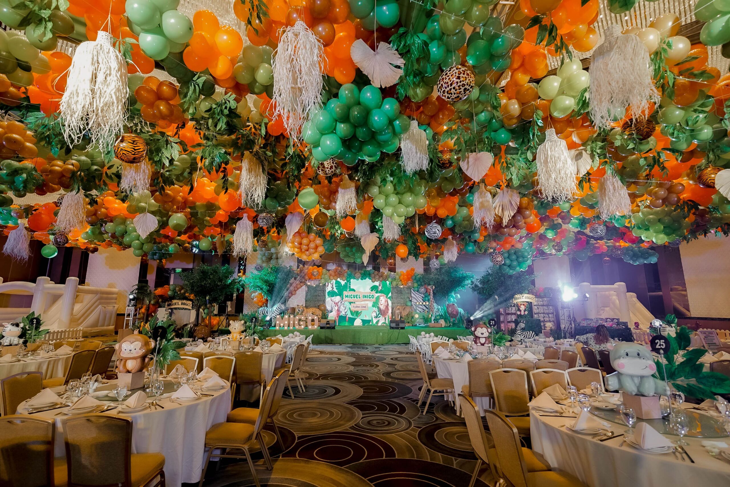 Trending birthday themes for kids – Safari party decor in the Philippines with wild animal decor and tropical colors