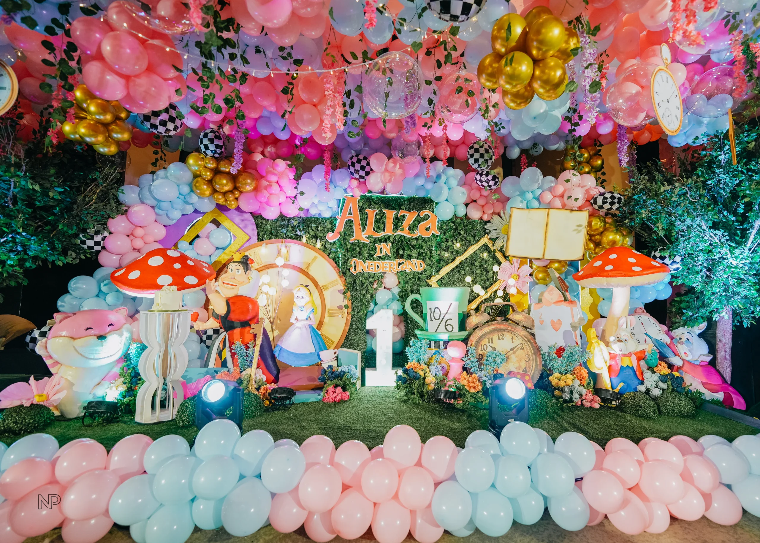Alice in Wonderland kids birthday party styling by Party Curators